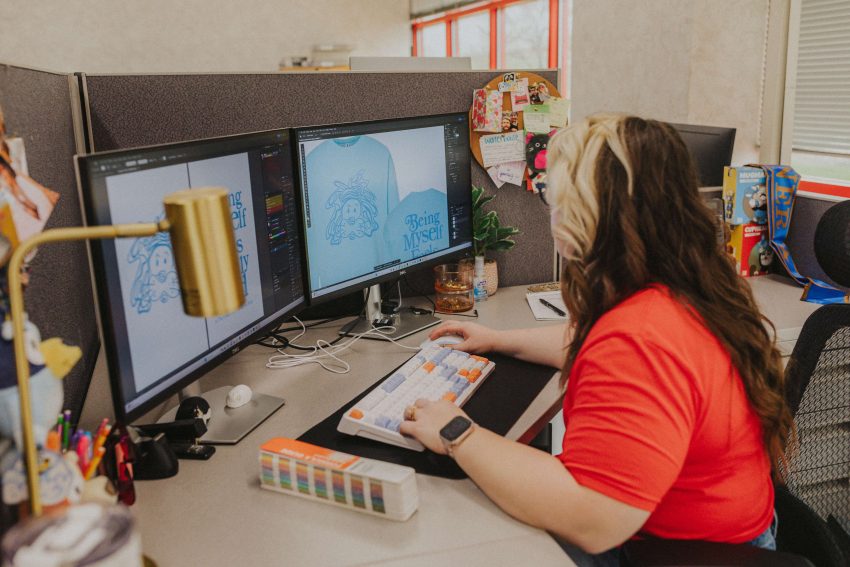 How to Design a T-Shirt With AI
